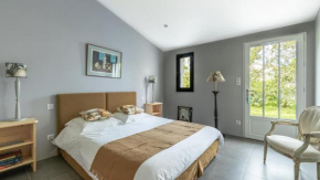 Next to the village square and a short walk to all the shops and cafes